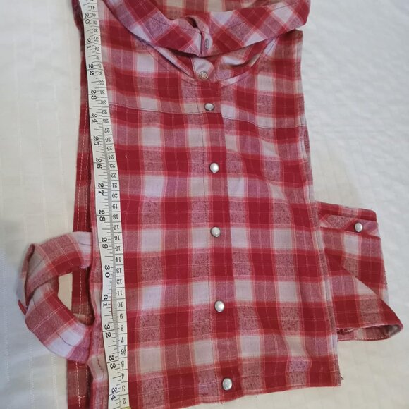 Original asymmetrical plaid top, handmade with mother-of-pearl snap buttons - Picture 5 of 9